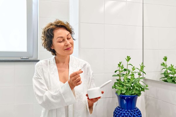 Comment s'assurer que les besoins en eau d'une tortue boîte sont satisfaits?